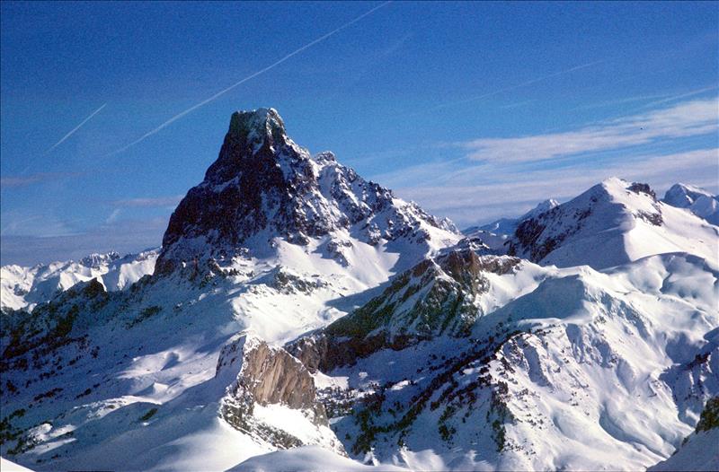 Dos montañeros cántabros mueren sepultados por un alud en el Pirineo francés Dos montañeros cántabros mueren sepultados por un alud en el Pirineo francés