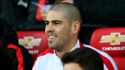 Victor Valdés, en el banquillo de Old Trafford Victor Valdés, en el banquillo de Old Trafford