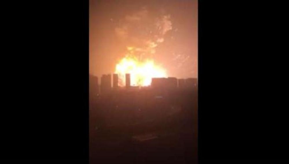 Imagen de la explosión en Tianjin