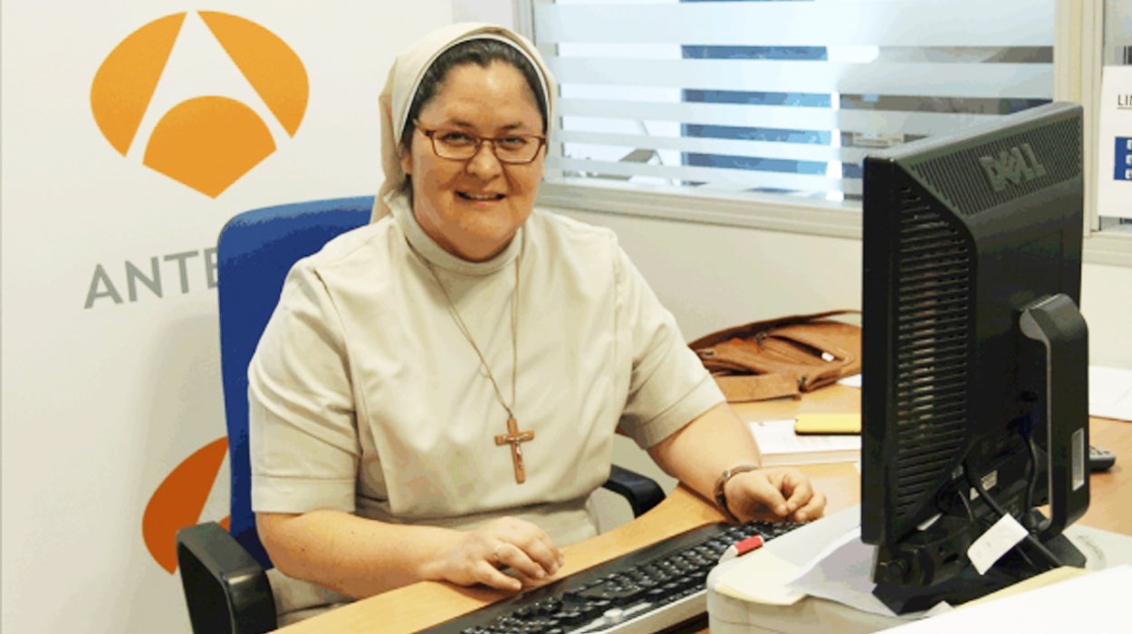 La monja tuitera Xiskya Valladares ofrecerá un curso sobre cómo anunciar a Dios en Internet La monja tuitera Xiskya Valladares ofrecerá un curso sobre cómo anunciar a Dios en Internet