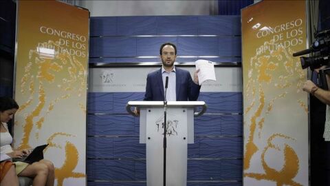 El portavoz socialista Antonio Hernando en una comparecencia ante la prensa en el Congreso
