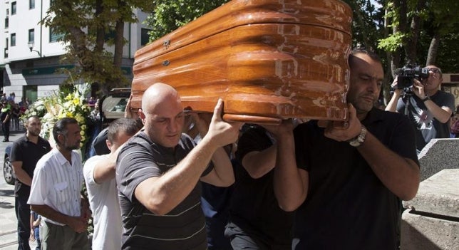 La familia de Laura, una de las asesinadas en Cuenca, pide que "la justicia caiga sobre los culpables" La familia de Laura, una de las asesinadas en Cuenca, pide que "la justicia caiga sobre los culpables"