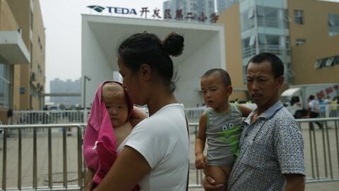 China evacua a los residentes pr&oacute;ximos al puerto de Tianjin