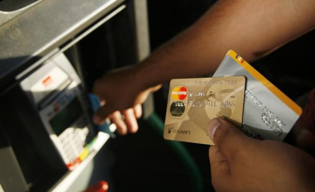 Alerta por la estafa a personas mayores con la tarjeta de crédito Alerta por la estafa a personas mayores con la tarjeta de crédito