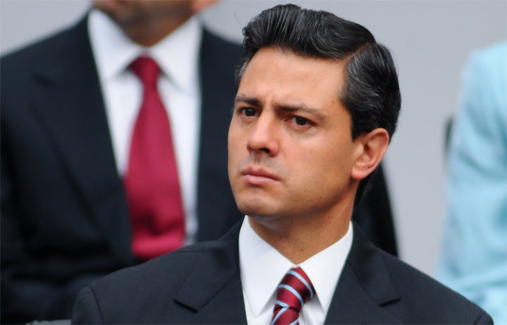 Peña Nieto "lamenta y reprueba" la orden de Donald Trump para construir un muro Peña Nieto "lamenta y reprueba" la orden de Donald Trump para construir un muro