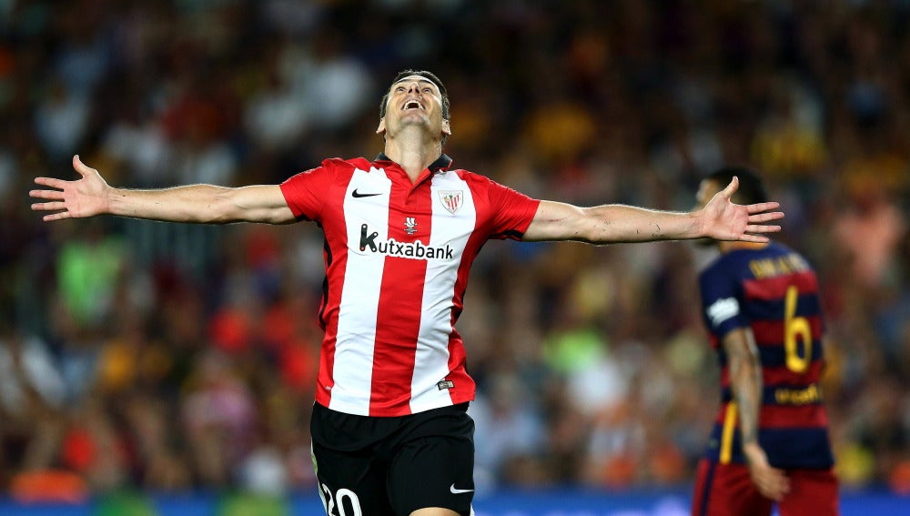  Aritz Aduriz celebra el gol que da el título al Athletic