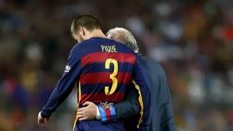 Piqué es expulsado por el árbitro durante el partido Piqué es expulsado por el árbitro durante el partido