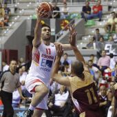 San Emeterio intenta anotar ante Venezuela