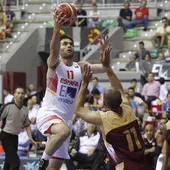 San Emeterio intenta anotar ante Venezuela San Emeterio intenta anotar ante Venezuela
