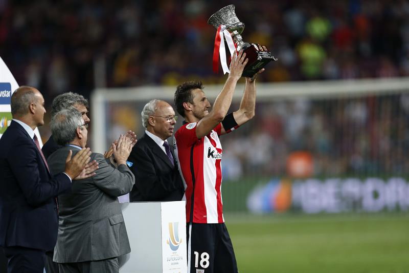 Carlos Gurpegui: "Es un orgullo levantar un título con el Athletic" Carlos Gurpegui: "Es un orgullo levantar un título con el Athletic"