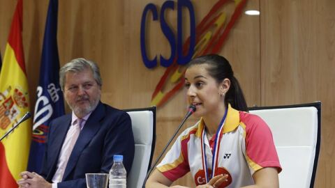 Carolina Mar&iacute;n atiende a los medios en el CSD