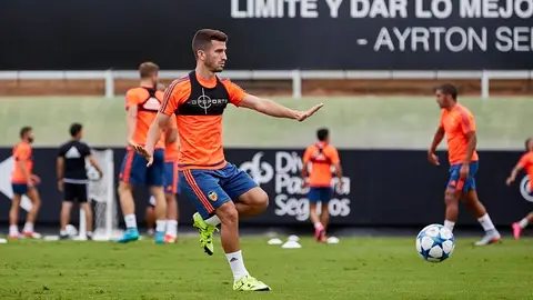 El Valencia prepara el partido contra el Mónaco El Valencia prepara el partido contra el Mónaco