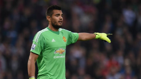 Sergio Romero, durante un partido con el Manchester United