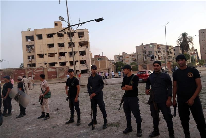 Al menos 29 heridos en un ataque con coche bomba contra la sede de seguridad en El Cairo Al menos 29 heridos en un ataque con coche bomba contra la sede de seguridad en El Cairo