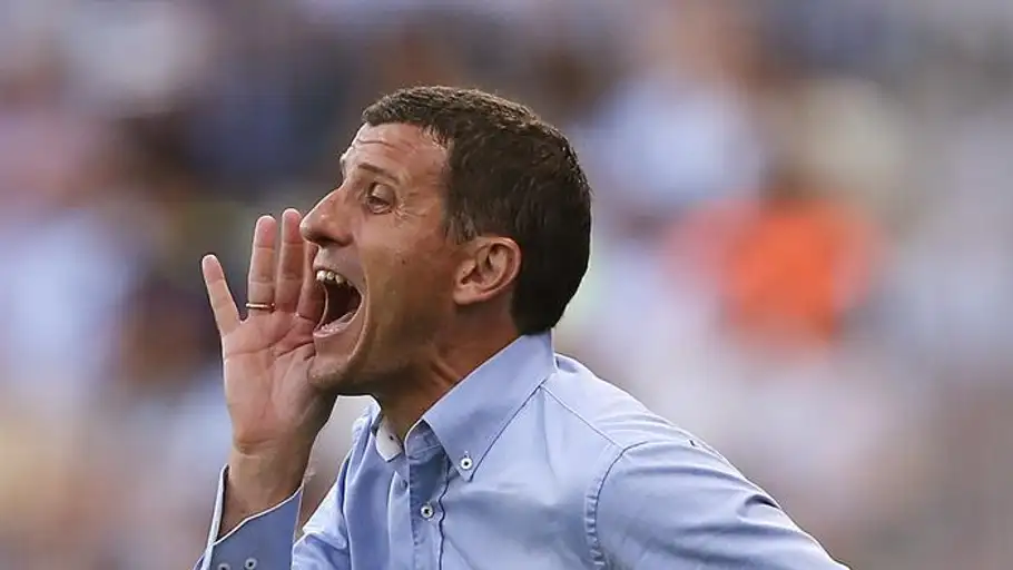 El entrenador del Málaga CF Javi Gracia girita a sus jugadores El entrenador del Málaga CF Javi Gracia girita a sus jugadores