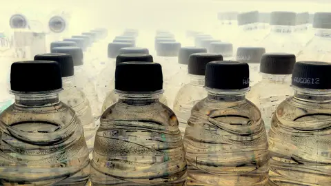 Si reutilizas ls botellas de agua... ojo. Si reutilizas ls botellas de agua... ojo.