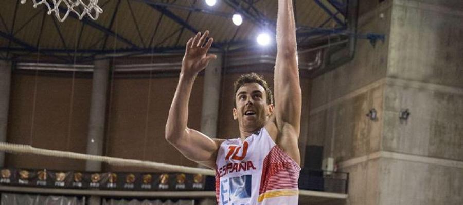 Víctor Claver en el partido ante Macedonia Víctor Claver en el partido ante Macedonia