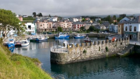 Puerto de Navia (Asturias)