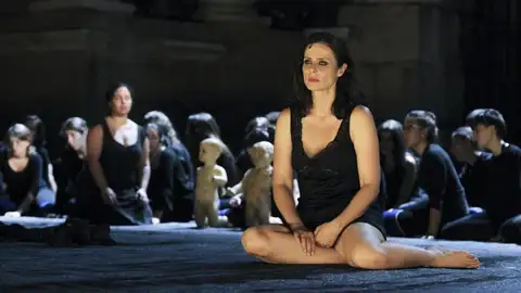 Aitana Sánchez Gijón interpretando a su personaje Aitana Sánchez Gijón interpretando a su personaje