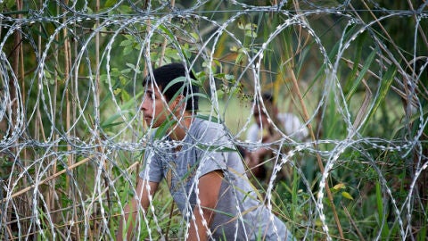 Alambrada de la frontera entre Hungr&iacute;a y Serbia