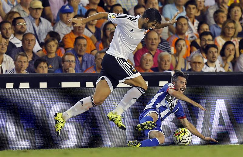 Valencia 1-1 Deportivo. El Valencia empata en casa frente al Deportivo Valencia 1-1 Deportivo. El Valencia empata en casa frente al Deportivo