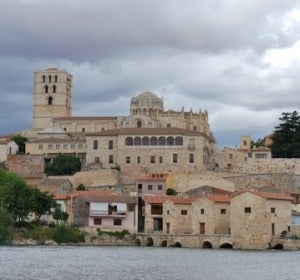 Imagen panorámica de la muralla de Zamora. Imagen panorámica de la muralla de Zamora.