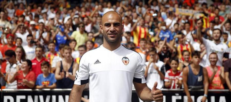 Abdennour en su presentación con el Valencia Abdennour en su presentación con el Valencia