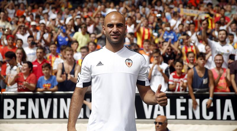 El valencianista Abdennour sufre una elongación muscular en el muslo izquierdo El valencianista Abdennour sufre una elongación muscular en el muslo izquierdo
