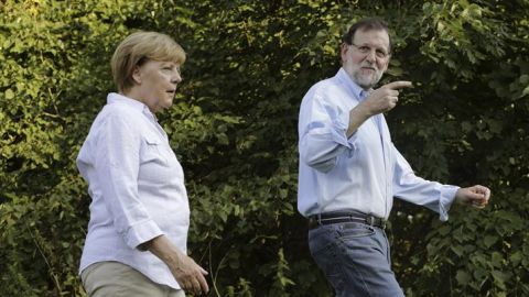 El paseo de Mariano Rajoy y &Aacute;ngela Merkel