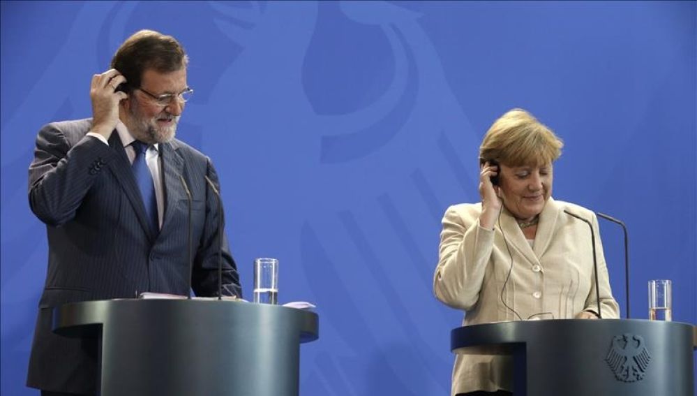 Rajoy comparece junto a Merkel en rueda de prensa
