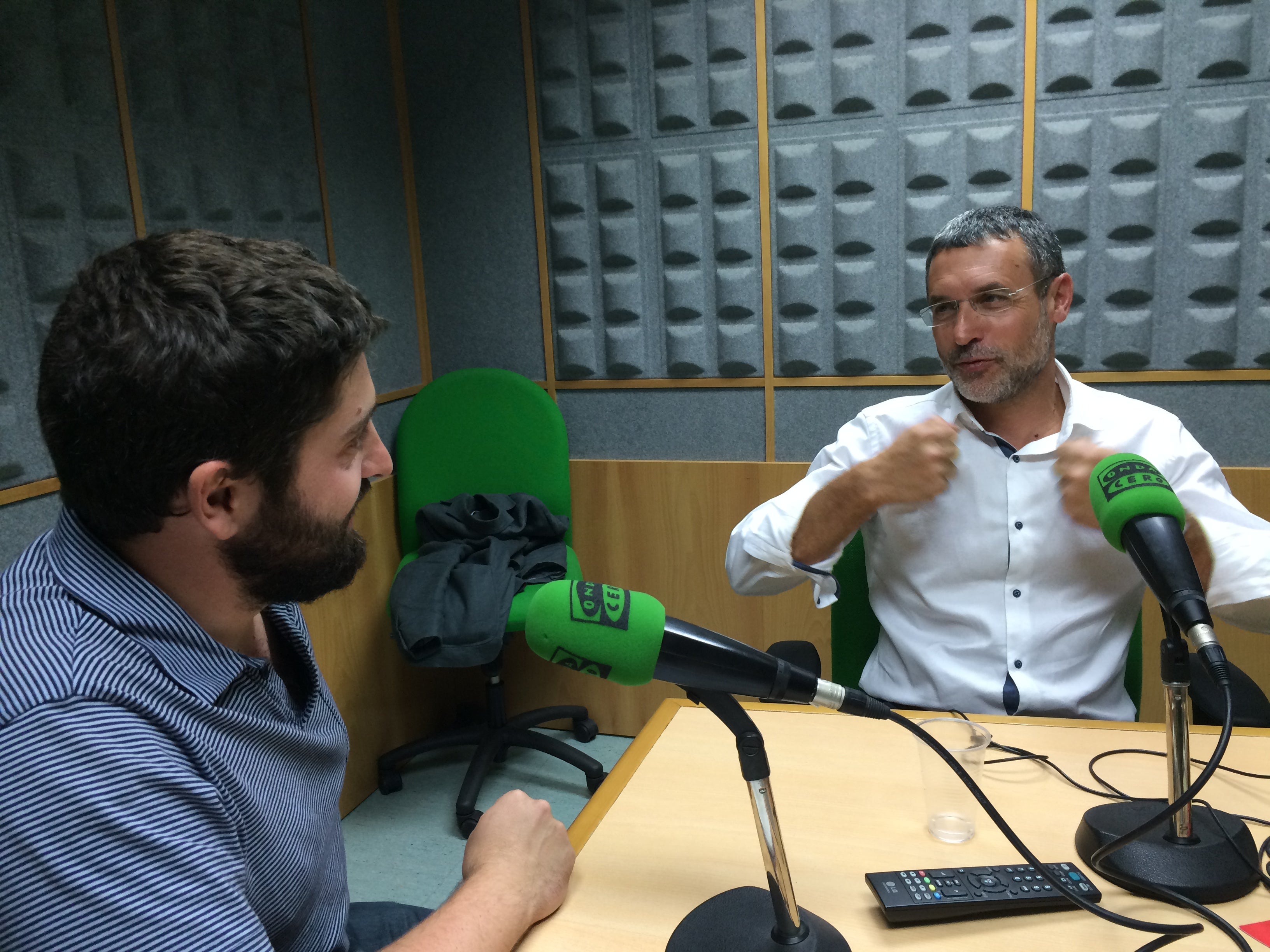Aquí en la Onda Navarra. “La Redacción”. 02/09/2015 Aquí en la Onda Navarra. “La Redacción”. 02/09/2015