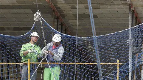 El paro crece en agosto en 21.679 personas y pone fin a seis meses de descensos El paro crece en agosto en 21.679 personas y pone fin a seis meses de descensos