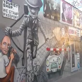 Frame 33.334035 de: Parada en el Muro de Berlín antes de que comience el Eurobasket Frame 33.334035 de: Parada en el Muro de Berlín antes de que comience el Eurobasket