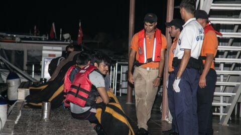 Refugiados llegan a Grecia