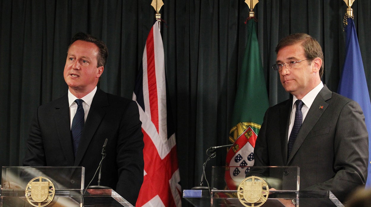 Cameron anuncia que el Reino Unido dará asilo a "miles de sirios más" Cameron anuncia que el Reino Unido dará asilo a "miles de sirios más"