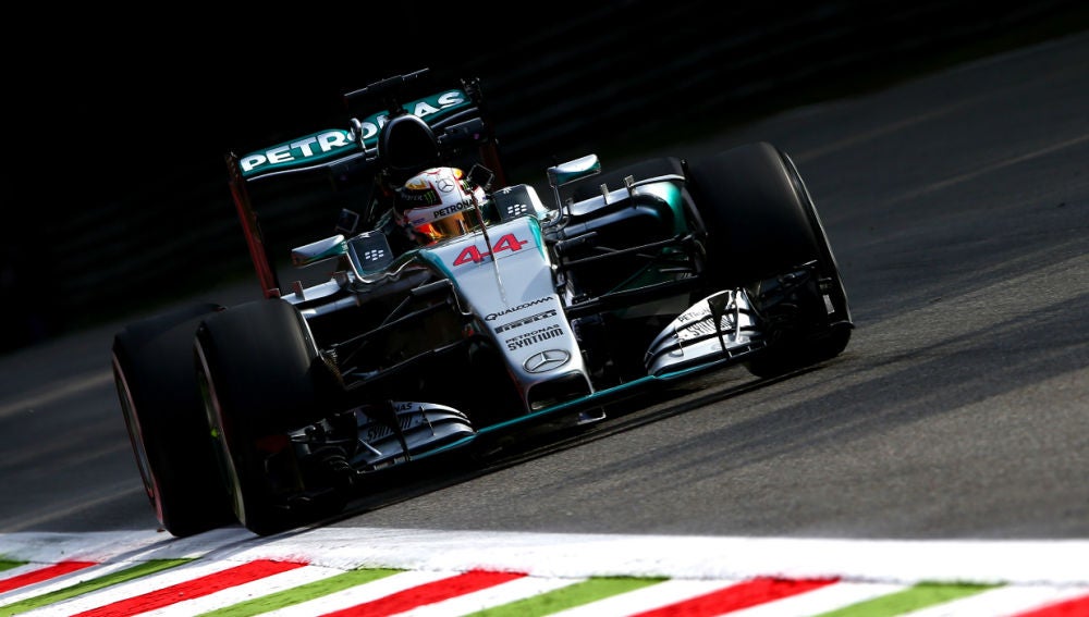 Lewis Hamilton en el circuito de Monza