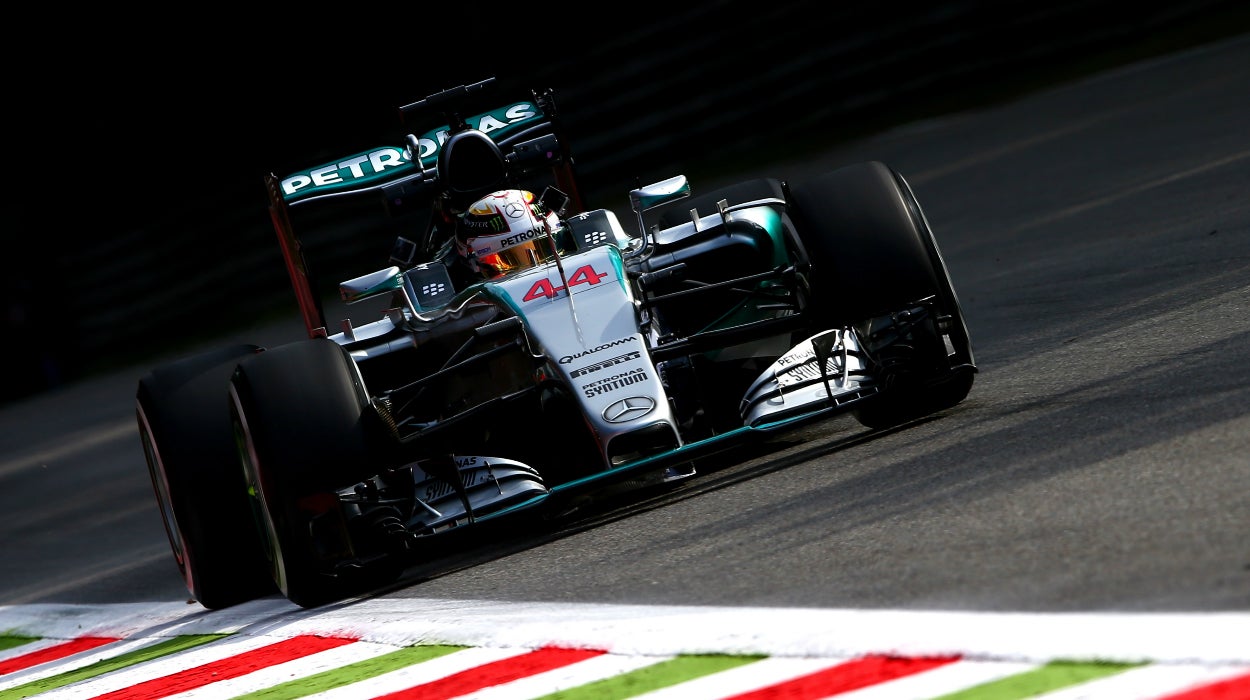 Hamilton y Mercedes dominan los primeros libres en Monza Hamilton y Mercedes dominan los primeros libres en Monza