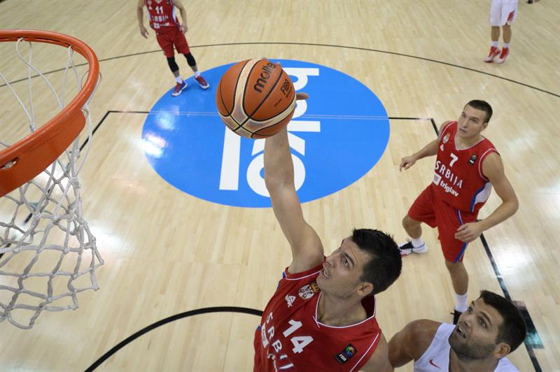 España cae ante Serbia en el debut del Eurobasket España cae ante Serbia en el debut del Eurobasket