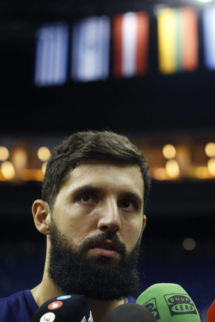 El dardo envenenado: El trato de la prensa a Mirotic por la bandera de Serbia El dardo envenenado: El trato de la prensa a Mirotic por la bandera de Serbia