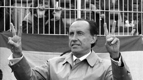 Jos&eacute; Mar&iacute;a Ruiz Mateos, cuando era gerente del club de f&uacute;tbol Rayo Vallecano