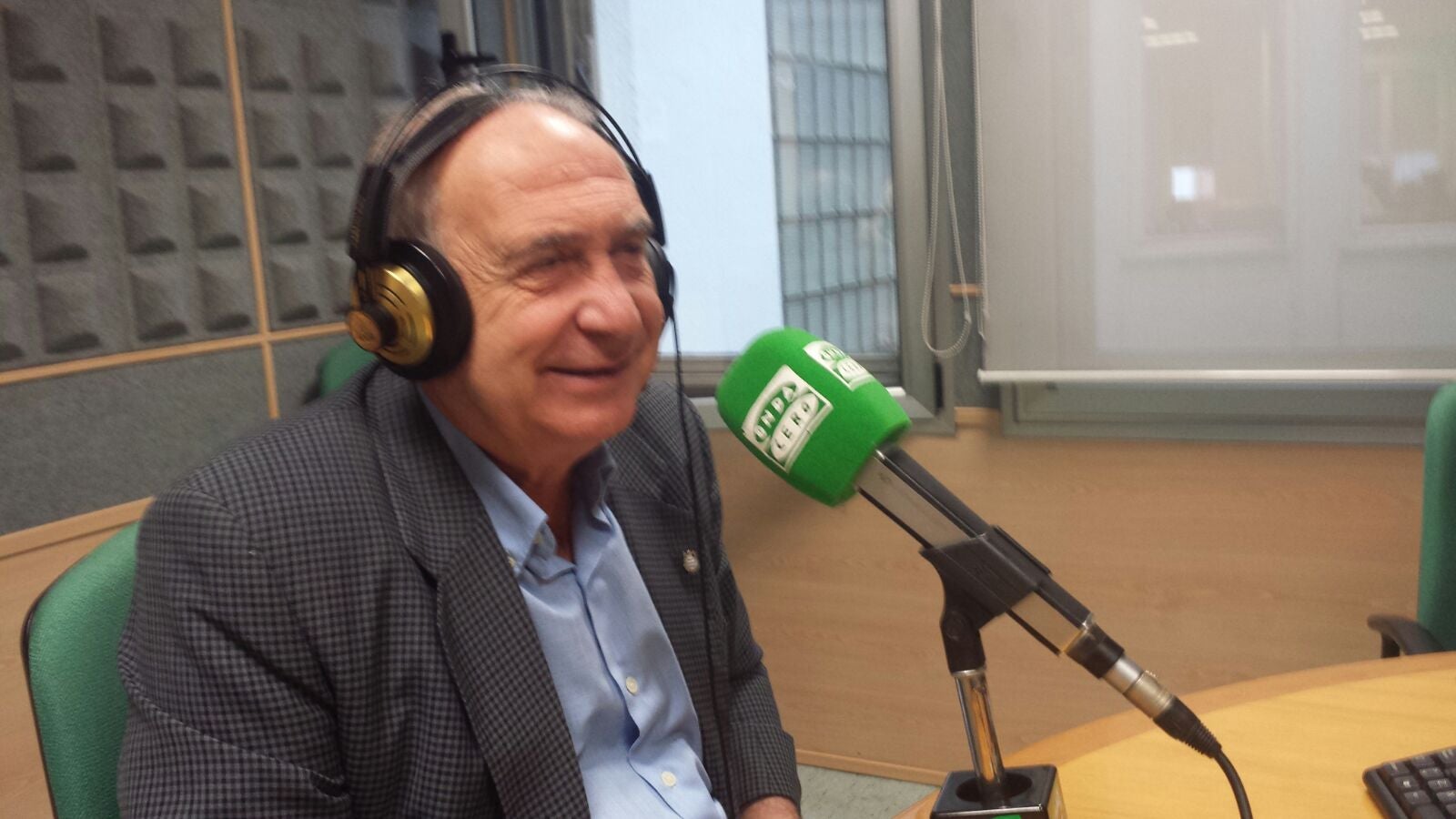Entrevista al Rector de la Universidad de Oviedo Vicente Gotor 07/09/2015 Entrevista al Rector de la Universidad de Oviedo Vicente Gotor 07/09/2015
