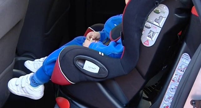La DGT detecta en una semana a 240 menores que viajaban sin ningún tipo de sistema de retención infantil La DGT detecta en una semana a 240 menores que viajaban sin ningún tipo de sistema de retención infantil