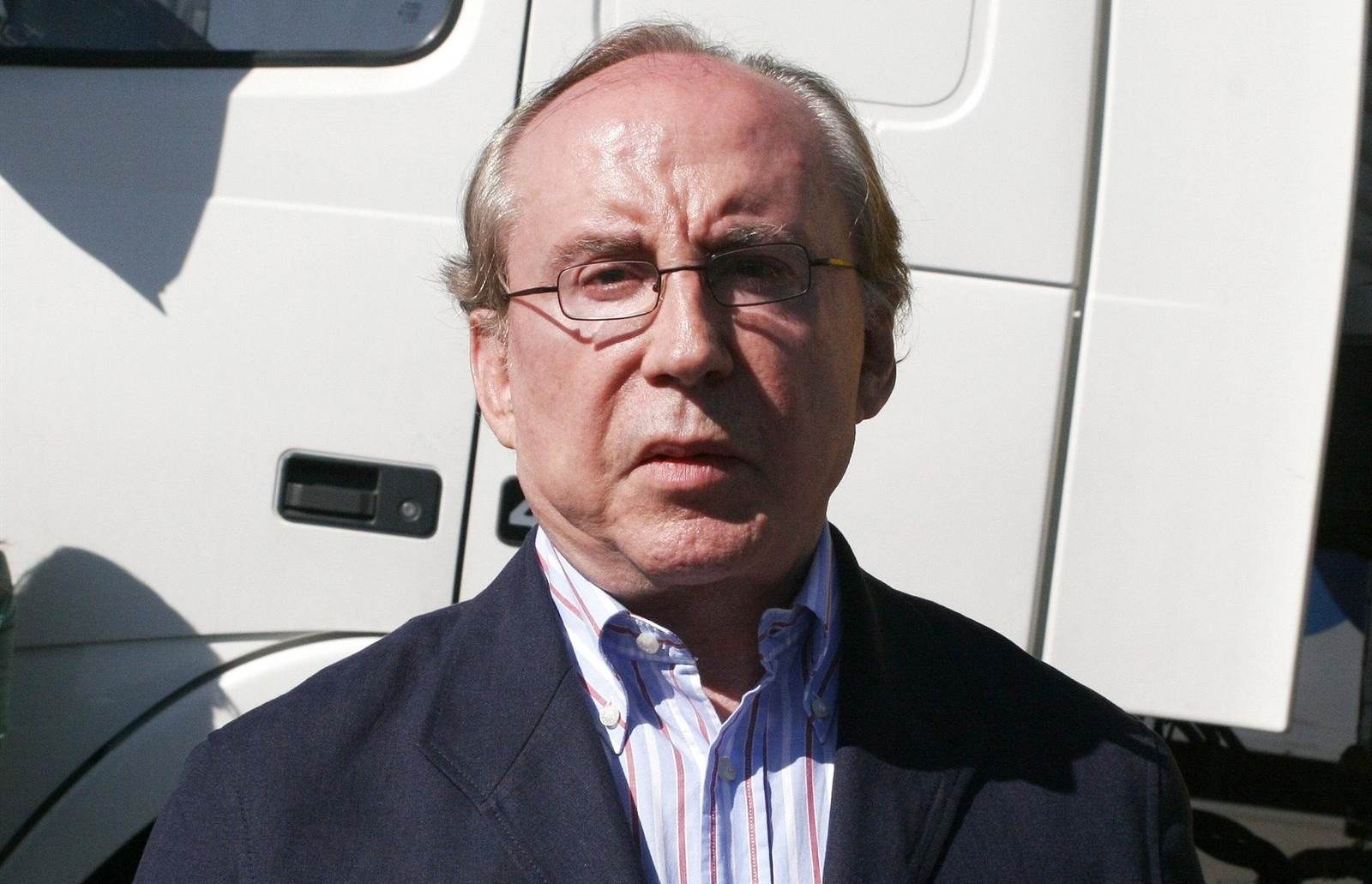 Exhuman los restos de Ruiz Mateos para practicarle una prueba de paternidad Exhuman los restos de Ruiz Mateos para practicarle una prueba de paternidad