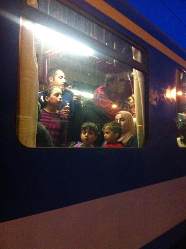 "La policía no será un problema para mí", las últimas horas de algunos refugiados antes de pasar a Austria "La policía no será un problema para mí", las últimas horas de algunos refugiados antes de pasar a Austria