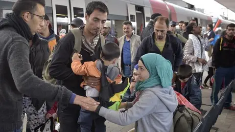 Caravana solidaria para recoger refugiados en Budapest y llevarlos hasta la frontera con Austria Caravana solidaria para recoger refugiados en Budapest y llevarlos hasta la frontera con Austria