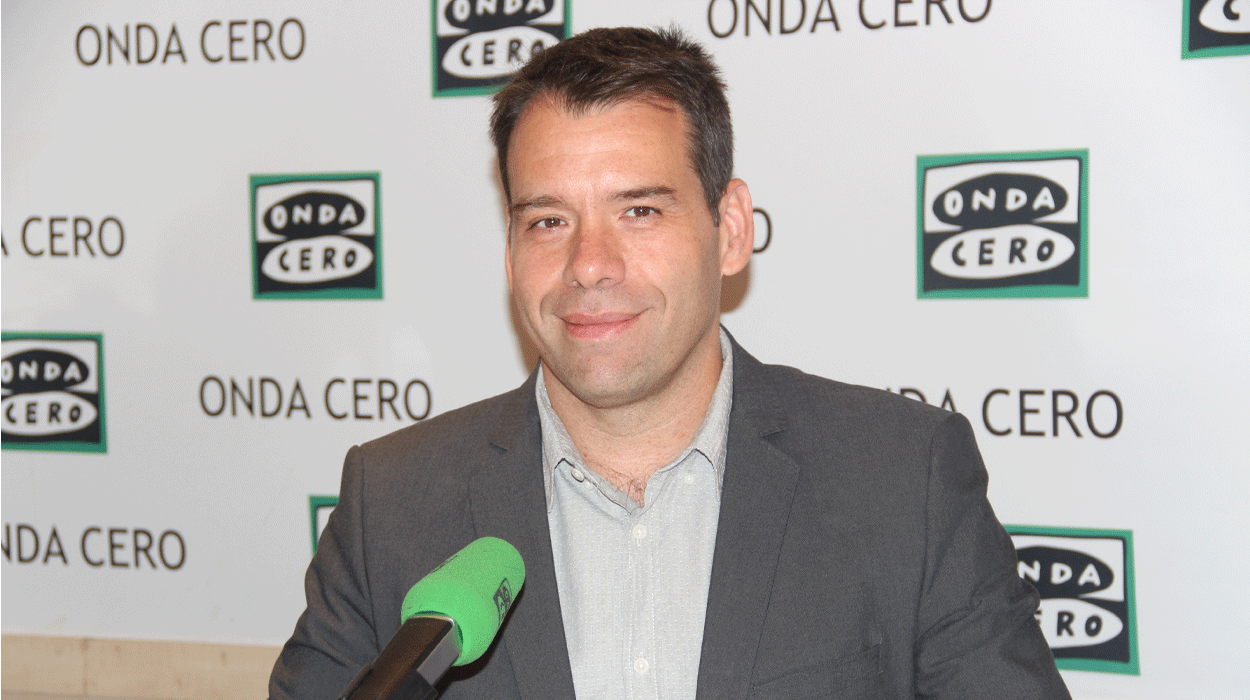 Rubén Amón: "Me ha dicho Rivera que a finales de agosto tendremos presidente con la abstención del PSOE y C's" Rubén Amón: "Me ha dicho Rivera que a finales de agosto tendremos presidente con la abstención del PSOE y C's"
