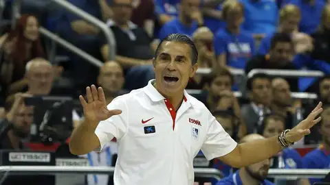 El seleccionador nacional Sergio Scariolo durante el partido El seleccionador nacional Sergio Scariolo durante el partido