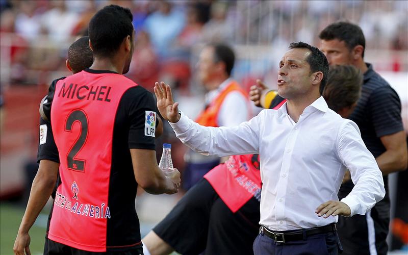 El Almería vence al Elche y el Laredo, único Tercera que se matiene vivo El Almería vence al Elche y el Laredo, único Tercera que se matiene vivo