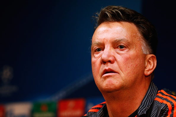 Van Gaal: "¿Nadie se va a disculpar? Leí que me habían despedido" Van Gaal: "¿Nadie se va a disculpar? Leí que me habían despedido"