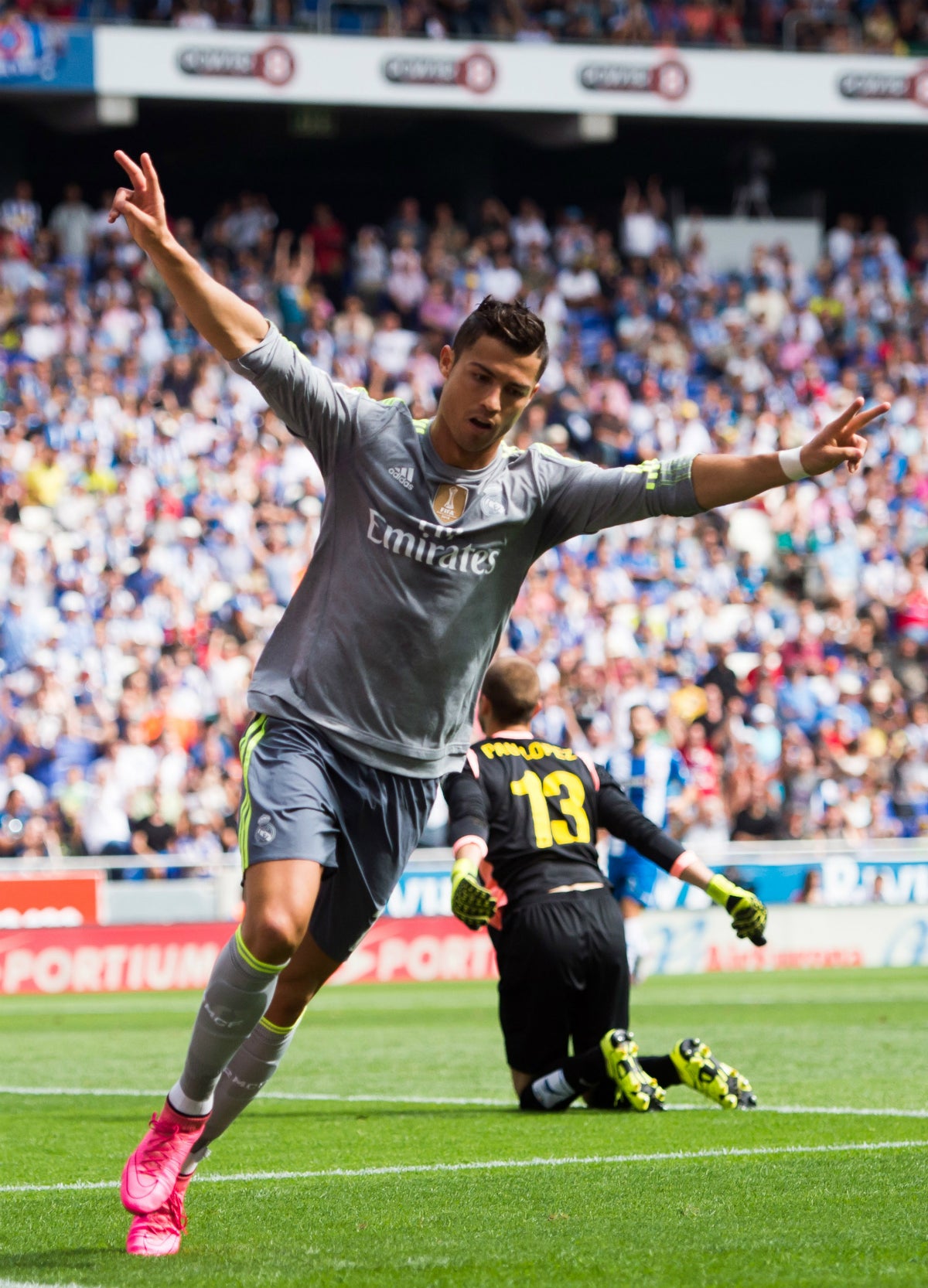 Cristiano acaba con su sequía y el Madrid arrolla a un flojo Espanyol Cristiano acaba con su sequía y el Madrid arrolla a un flojo Espanyol